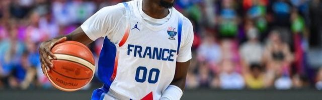 何方神圣？弗朗西斯科14中8砍32分7板5助2断&amp;amp;12罚全中 刷分引冲突